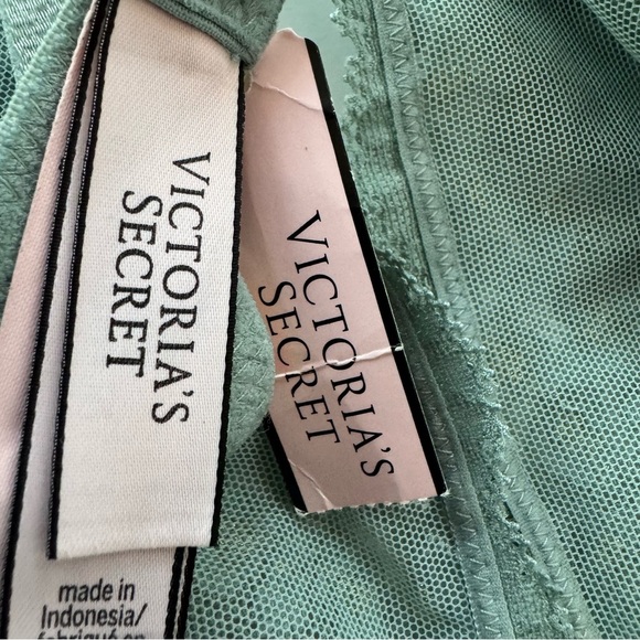 Victoria’s Secret Underwire Gold Metallic Lace Demi Bra Blue Size 32D NWT - Picture 8 of 10